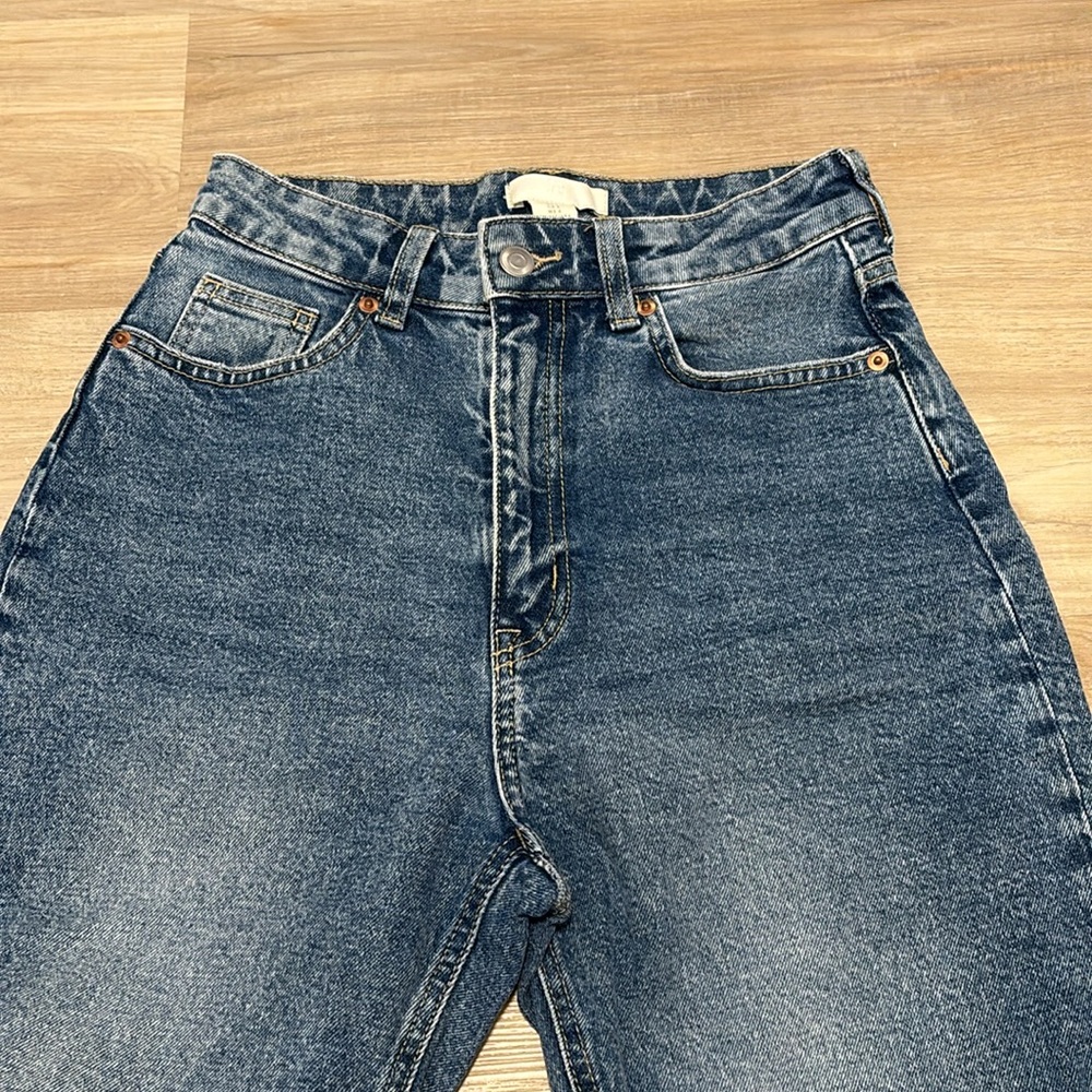 High Rise Straight leg Jeans - Picture 2 of 6